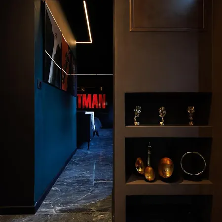 Dark Luxe Avec Ecran Geant De Cinema Et Jacuzzi Feriehus