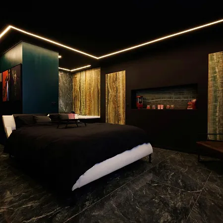 Dark Luxe Avec Ecran Geant De Cinema Et Jacuzzi Holiday home Clary