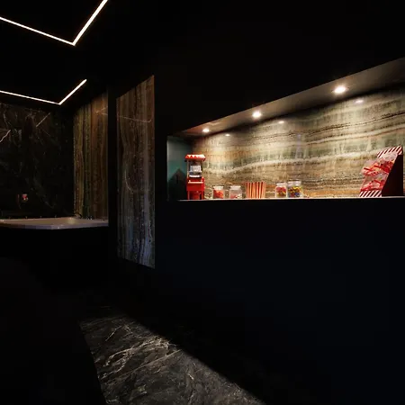 Holiday home Dark Luxe Avec Ecran Geant De Cinema Et Jacuzzi *